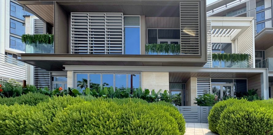 Townhouse in Bluewaters, Dubai, UAE 4 bedrooms, 620 sq.m. № 551505