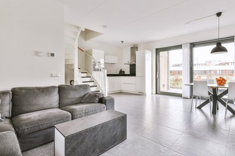 تواصل المناطق الرئيسية في دبي مسارها التصاعدي مع ارتفاع الطلب