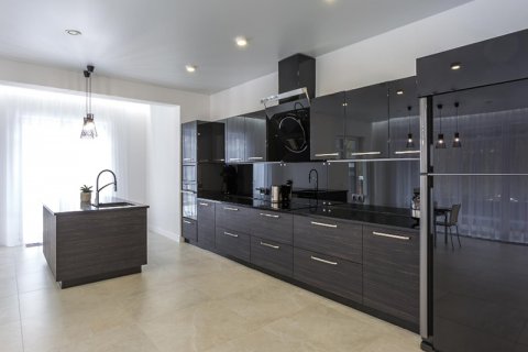 مركز المنازعات الإيجارية يعزز نظامه القضائي والتنفيذي بخدمات إلكترونية ذكية