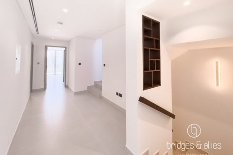 Üürile anda villa asukohaga Dubai, AÜE: 4 magamistoaga, 316.9 m² Nr 624645 - pilt 15