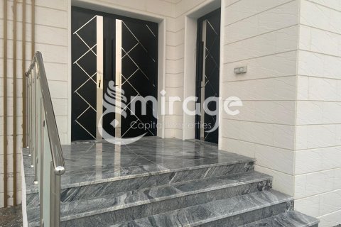 Vilë në Al Shamkha, Abu Dhabi, Emiratet e Bashkuara Arabe 5 dhoma gjumi, 510 m2. № 597236 - Foto 2