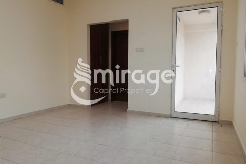 Villa in Abu Dhabi, UAE 3 bedrooms, 175.8 sq.m. № 597210 - photo 5