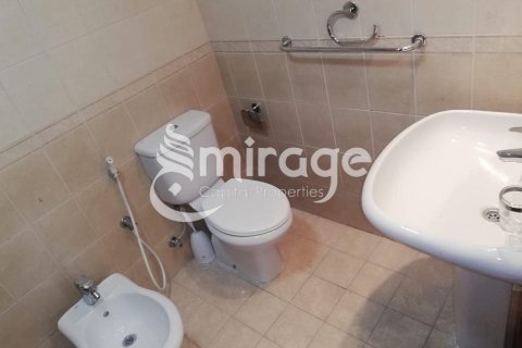 Villa in Abu Dhabi, UAE 3 bedrooms, 175.8 sq.m. № 597210 - photo 8