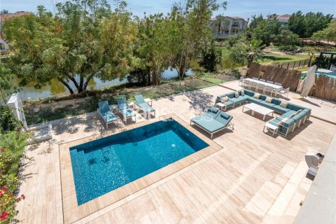 Vila v Jumeirah Islands, Dubai, SAE 4 ložnice, 576 m² Č.: 625275 - fotografie 1