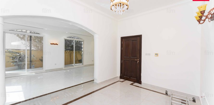 Vila v Dubai, SAE 4 ložnice, 527.4 m² Č.: 579353