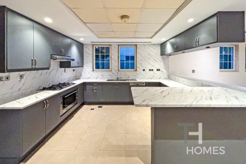 Vilë në Jumeirah Park, Dubai, Emiratet e Bashkuara Arabe 4 dhoma gjumi, 403 m2. № 586536 - Foto 7