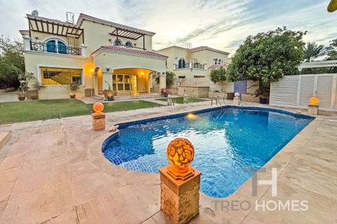 Vilë në Jumeirah Park, Dubai, Emiratet e Bashkuara Arabe 4 dhoma gjumi, 403 m2. № 586536 - Foto 1