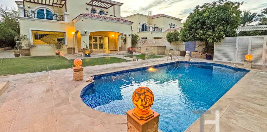 Vilë në Jumeirah Park, Dubai, Emiratet e Bashkuara Arabe 4 dhoma gjumi, 403 m2. № 586536