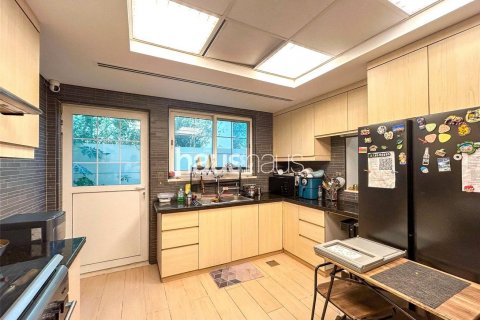 Villa te huur in Jumeirah Park, Dubai, VAE 4 slaapkamers, 328 vr.m., nr 626639 - foto 8
