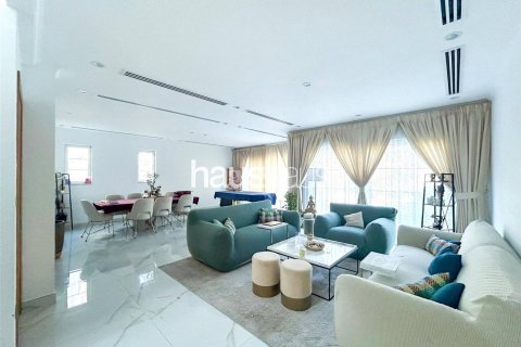Villa te huur in Jumeirah Park, Dubai, VAE 4 slaapkamers, 328 vr.m., nr 626639 - foto 3