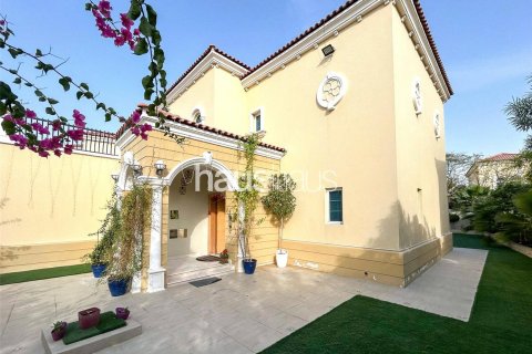 Villa te huur in Jumeirah Park, Dubai, VAE 4 slaapkamers, 328 vr.m., nr 626639 - foto 2