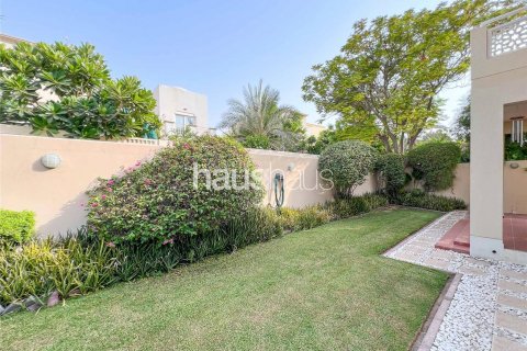 Villa in Meadows, Dubai, UAE 3 bedrooms, 515 sq.m. № 626637 - photo 15