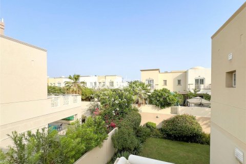 Villa in Meadows, Dubai, UAE 3 bedrooms, 515 sq.m. № 626637 - photo 14