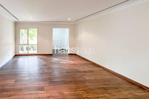 Villa in Meadows, Dubai, UAE 3 bedrooms, 515 sq.m. № 626637 - photo 2