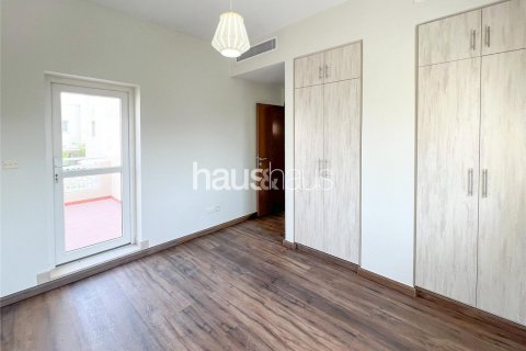 Villa in Meadows, Dubai, UAE 3 bedrooms, 515 sq.m. № 626637 - photo 13