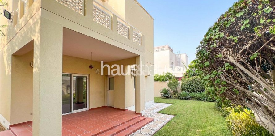 Villa in Meadows, Dubai, UAE 3 bedrooms, 515 sq.m. № 626637