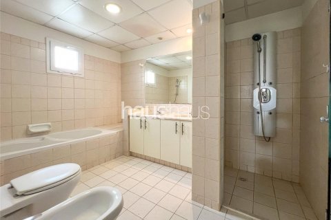 Villa in Meadows, Dubai, UAE 3 bedrooms, 515 sq.m. № 626637 - photo 10