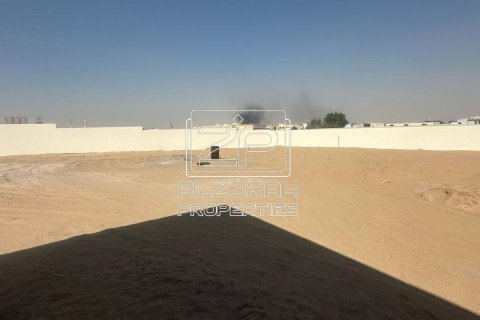Land in Al Sajaa, Sharjah, UAE 1114.8 sq.m. № 591675 - photo 1