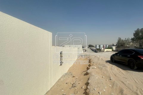 Land in Al Sajaa, Sharjah, UAE 1114.8 sq.m. № 591675 - photo 8