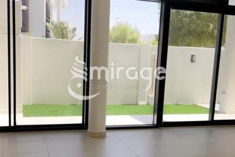 Vila na Yas Island, Abu Dhabi, SAE 4 ložnice, 599.2 m² Č.: 596861 - fotografie 7
