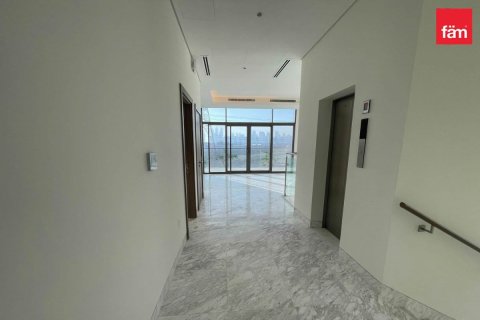 Villa in Dubai, UAE 4 bedrooms, 570 sq.m. № 632878 - photo 6