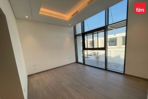 Villa in Dubai, UAE 4 bedrooms, 570 sq.m. № 632878 - photo 12