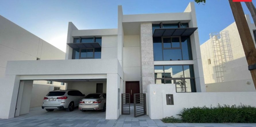 Villa in Dubai, UAE 4 bedrooms, 570 sq.m. № 632878