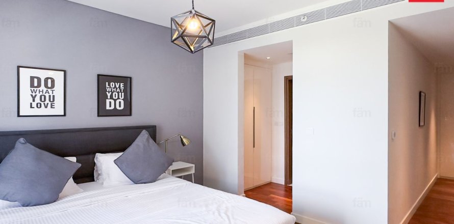 Apartment in City Walk, Dubai, UAE 2 bedrooms, 151 sq.m. № 589603