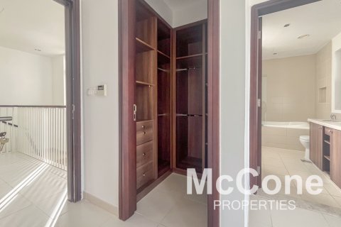 Řadový dům v Reem, Dubai, SAE 3 ložnice, 298.68 m² Č.: 586825 - fotografie 14