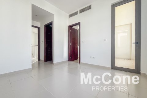 Řadový dům v Reem, Dubai, SAE 3 ložnice, 298.68 m² Č.: 586825 - fotografie 11