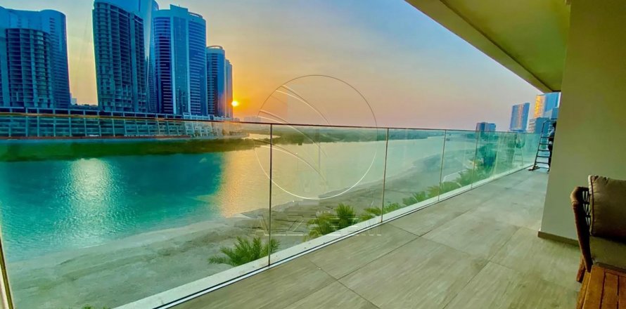 Apartment in Al Reem Island, Abu Dhabi, UAE 3 bedrooms, 214 sq.m. № 615955