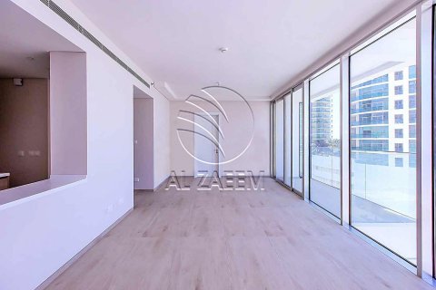Apartment in Al Reem Island, Abu Dhabi, UAE 3 bedrooms, 214 sq.m. № 615955 - photo 4
