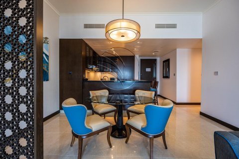 Apartment in The Marina, Abu Dhabi, UAE 2 bedrooms, 141 sq.m. № 615954 - photo 4