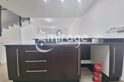Rijtjeshuis te huur in Al Reef, Abu Dhabi, VAE 3 slaapkamers, 174.1 vr.m., nr 596938 - foto 9