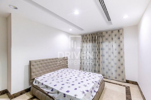 Vilë në Al Barsha, Dubai, Emiratet e Bashkuara Arabe 6 dhoma gjumi, 929 m2. № 601838 - Foto 17