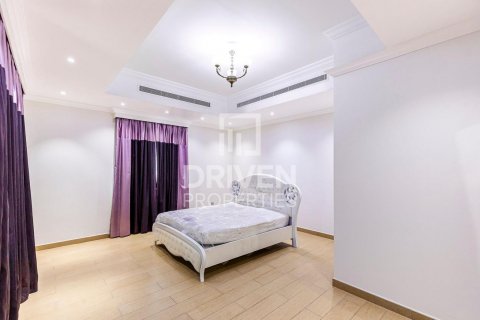 Vilë në Al Barsha, Dubai, Emiratet e Bashkuara Arabe 6 dhoma gjumi, 929 m2. № 601838 - Foto 14