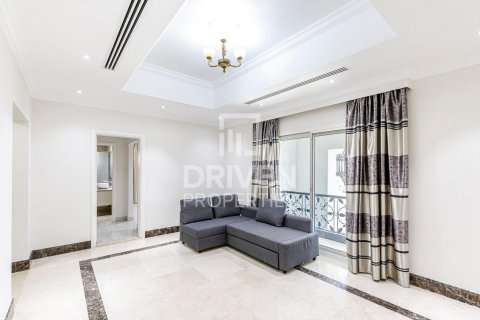 Vilë në Al Barsha, Dubai, Emiratet e Bashkuara Arabe 6 dhoma gjumi, 929 m2. № 601838 - Foto 27
