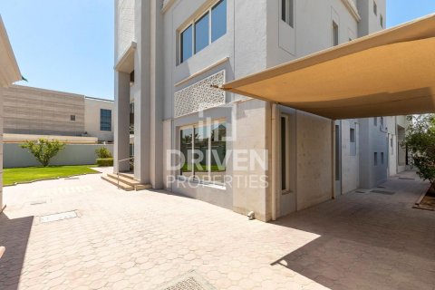Vilë në Al Barsha, Dubai, Emiratet e Bashkuara Arabe 6 dhoma gjumi, 929 m2. № 601838 - Foto 10