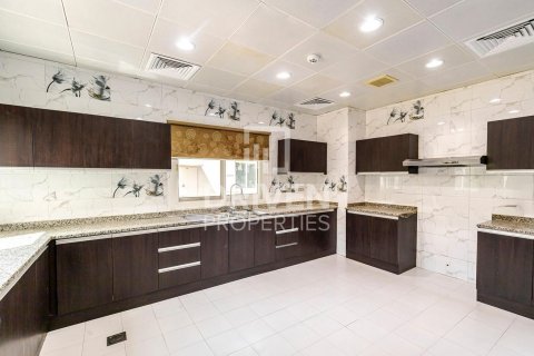Vilë në Al Barsha, Dubai, Emiratet e Bashkuara Arabe 6 dhoma gjumi, 929 m2. № 601838 - Foto 12