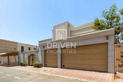 Vilë në Al Barsha, Dubai, Emiratet e Bashkuara Arabe 6 dhoma gjumi, 929 m2. № 601838 - Foto 19