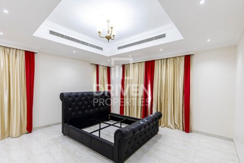 Vilë në Al Barsha, Dubai, Emiratet e Bashkuara Arabe 6 dhoma gjumi, 929 m2. № 601838 - Foto 22