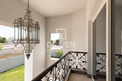 Vilë në Al Barsha, Dubai, Emiratet e Bashkuara Arabe 6 dhoma gjumi, 929 m2. № 601838 - Foto 18