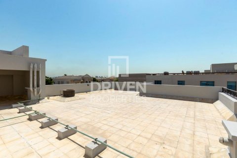 Vilë në Al Barsha, Dubai, Emiratet e Bashkuara Arabe 6 dhoma gjumi, 929 m2. № 601838 - Foto 9