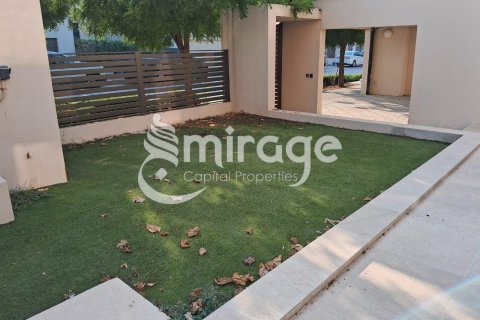 Vilë në Saadiyat Island, Abu Dhabi, Emiratet e Bashkuara Arabe 4 dhoma gjumi, 439 m2. № 579667 - Foto 2