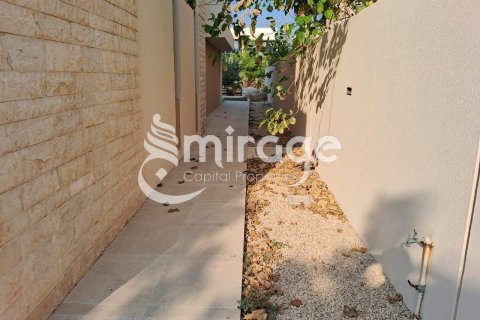 Vilë në Saadiyat Island, Abu Dhabi, Emiratet e Bashkuara Arabe 4 dhoma gjumi, 439 m2. № 579667 - Foto 12
