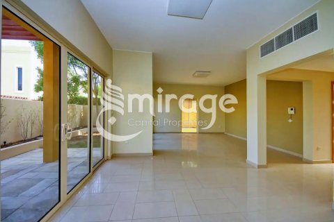 Vila di Al Raha Gardens, Abu Dhabi, UAE 3 bilik tidur, 250.3 meter persegi № 596786 - foto 3