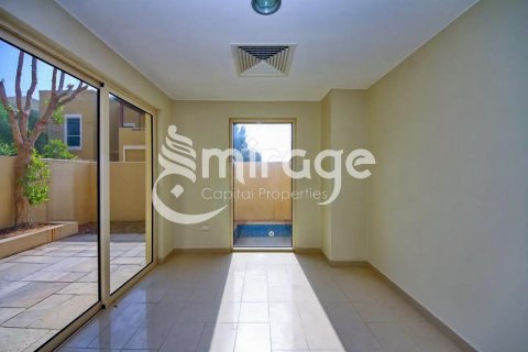 Vila di Al Raha Gardens, Abu Dhabi, UAE 3 bilik tidur, 250.3 meter persegi № 596786 - foto 4