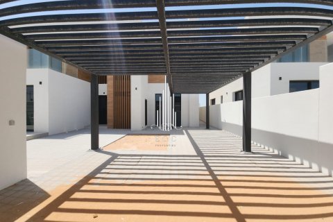 Villa on the Saadiyat Island, Abu Dhabi, UAE 4 bedrooms, 538.6 sq.m. № 577811 - photo 7