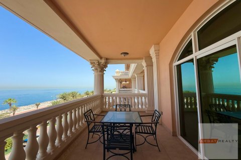 Apartment in Palm Jumeirah, Dubai, UAE 2 bedrooms, 164 sq.m. № 600400 - photo 9