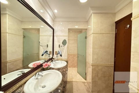 Apartment in Palm Jumeirah, Dubai, UAE 2 bedrooms, 164 sq.m. № 600400 - photo 21